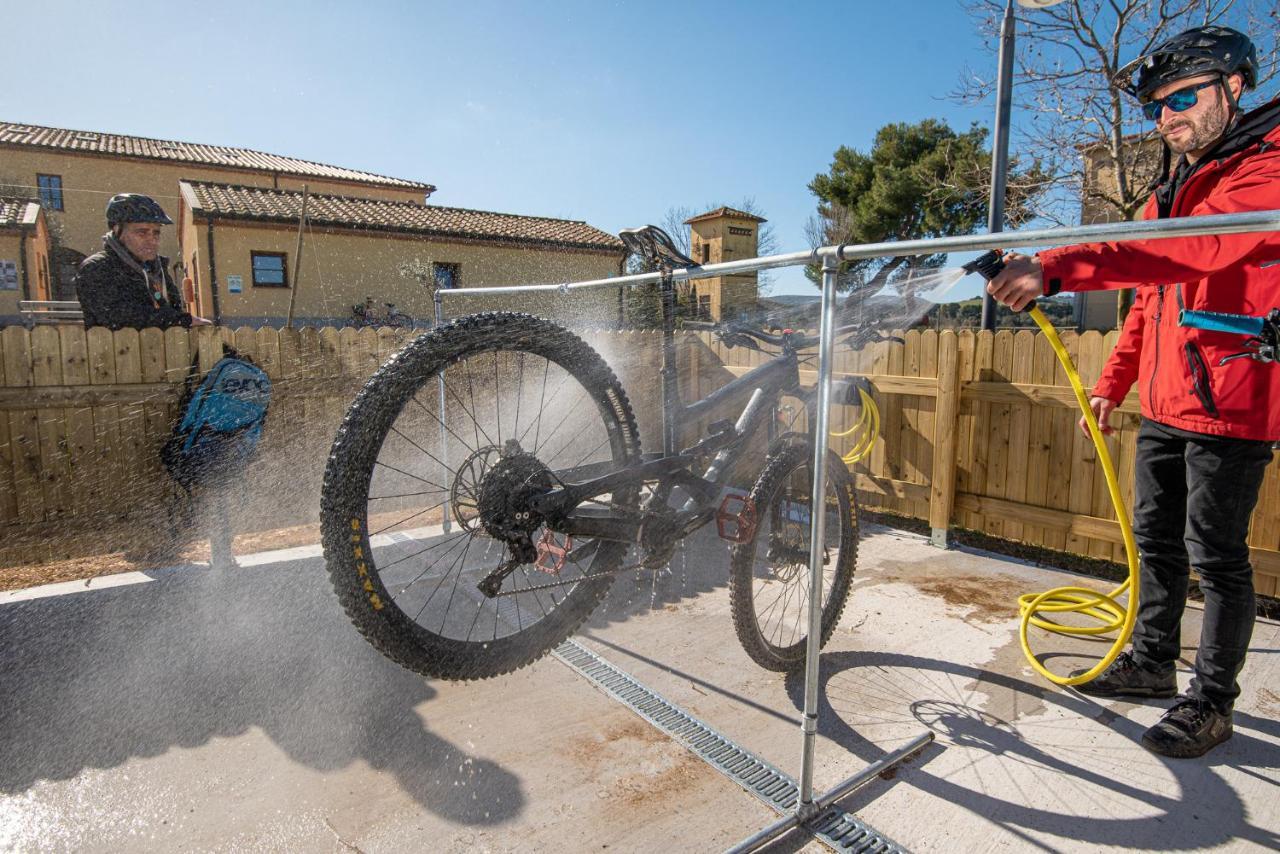 Poggio All'Agnello Sport & Active Holidays Populonia Exteriör bild