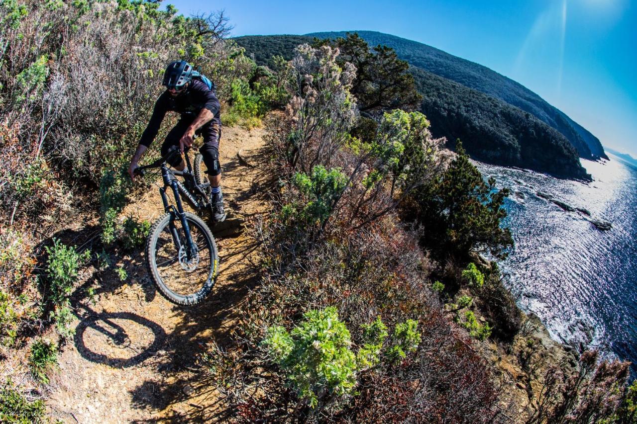 Poggio All'Agnello Sport & Active Holidays Populonia Exteriör bild